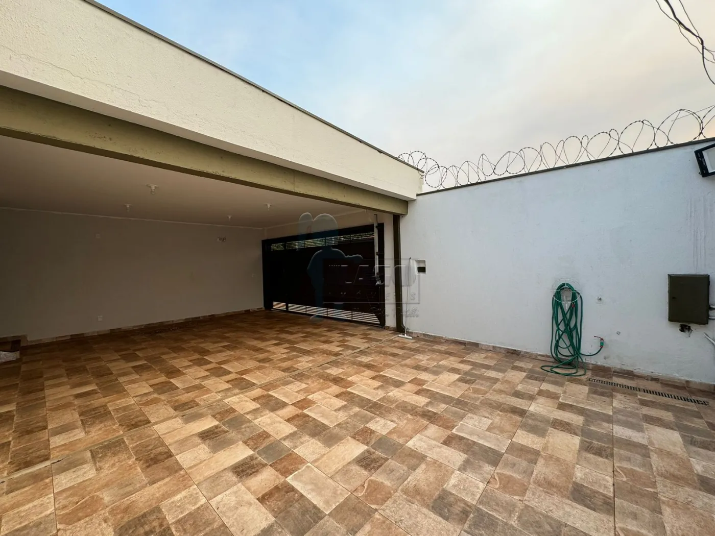 Comprar Casa / Padrão em Ribeirão Preto R$ 440.000,00 - Foto 1