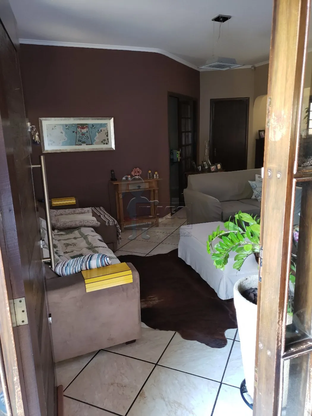 Alugar Casa / Padrão em Ribeirão Preto R$ 1.200,00 - Foto 2