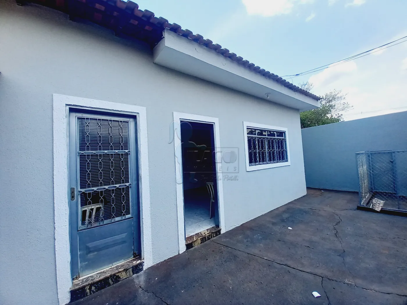 Comprar Casa / Padrão em Ribeirão Preto R$ 270.000,00 - Foto 1