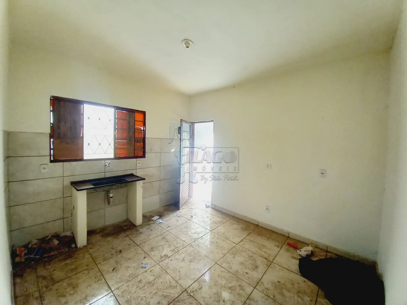 Alugar Casa / Padrão em Ribeirão Preto R$ 550,00 - Foto 2