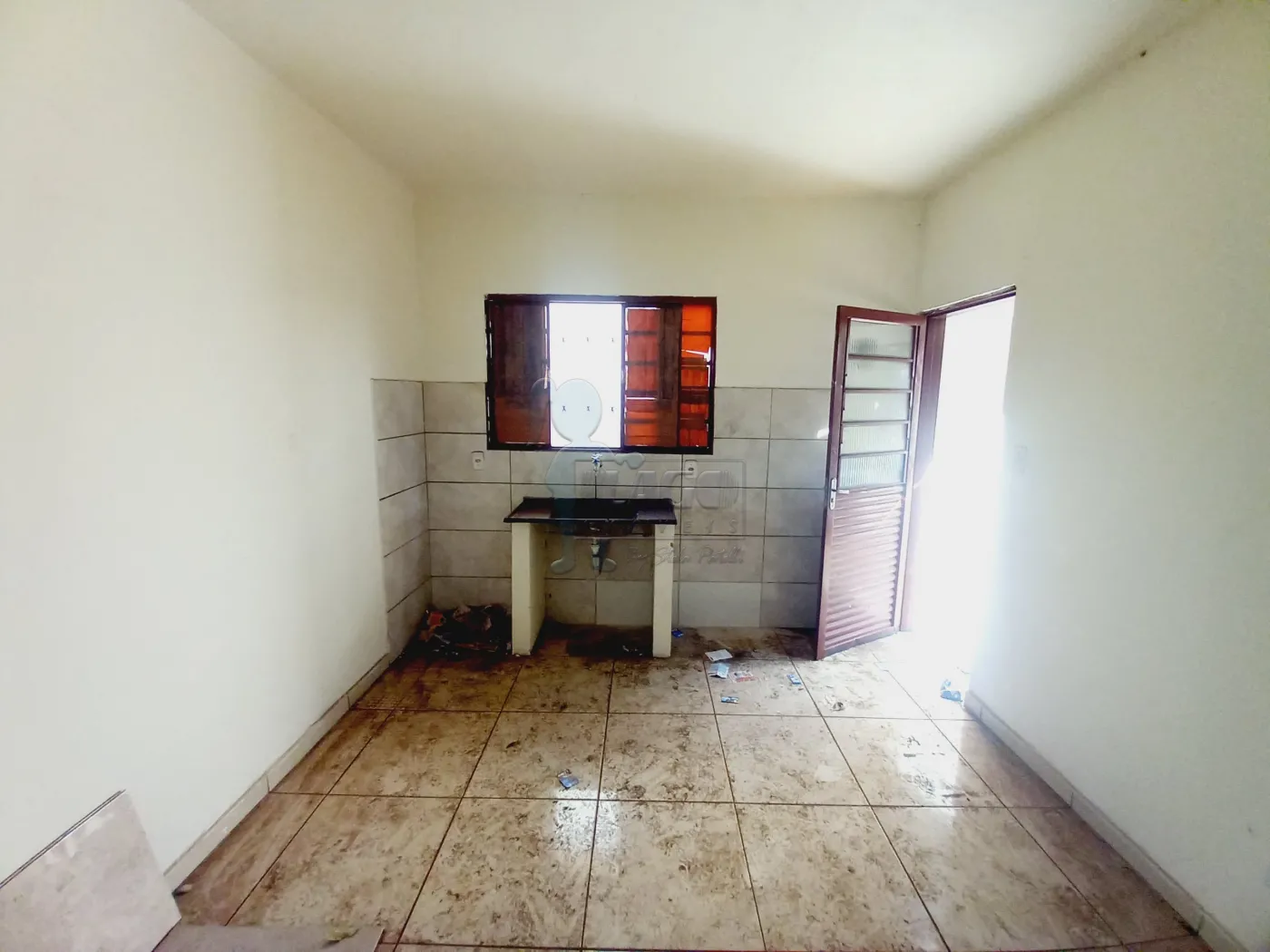 Alugar Casa / Padrão em Ribeirão Preto R$ 550,00 - Foto 3