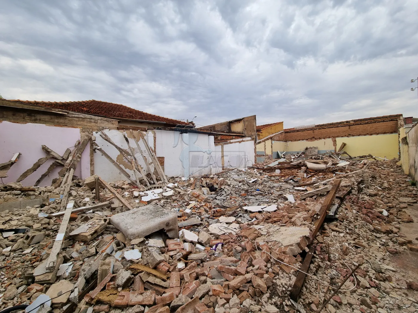 Comprar Terreno / Padrão em Ribeirão Preto R$ 230.000,00 - Foto 1