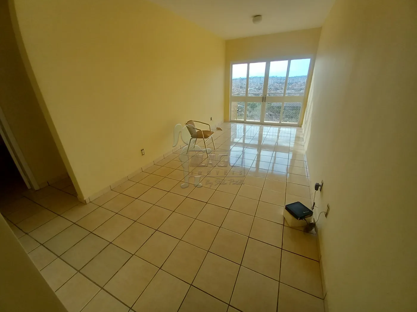 Alugar Apartamento / Padrão em Ribeirão Preto R$ 1.100,00 - Foto 1