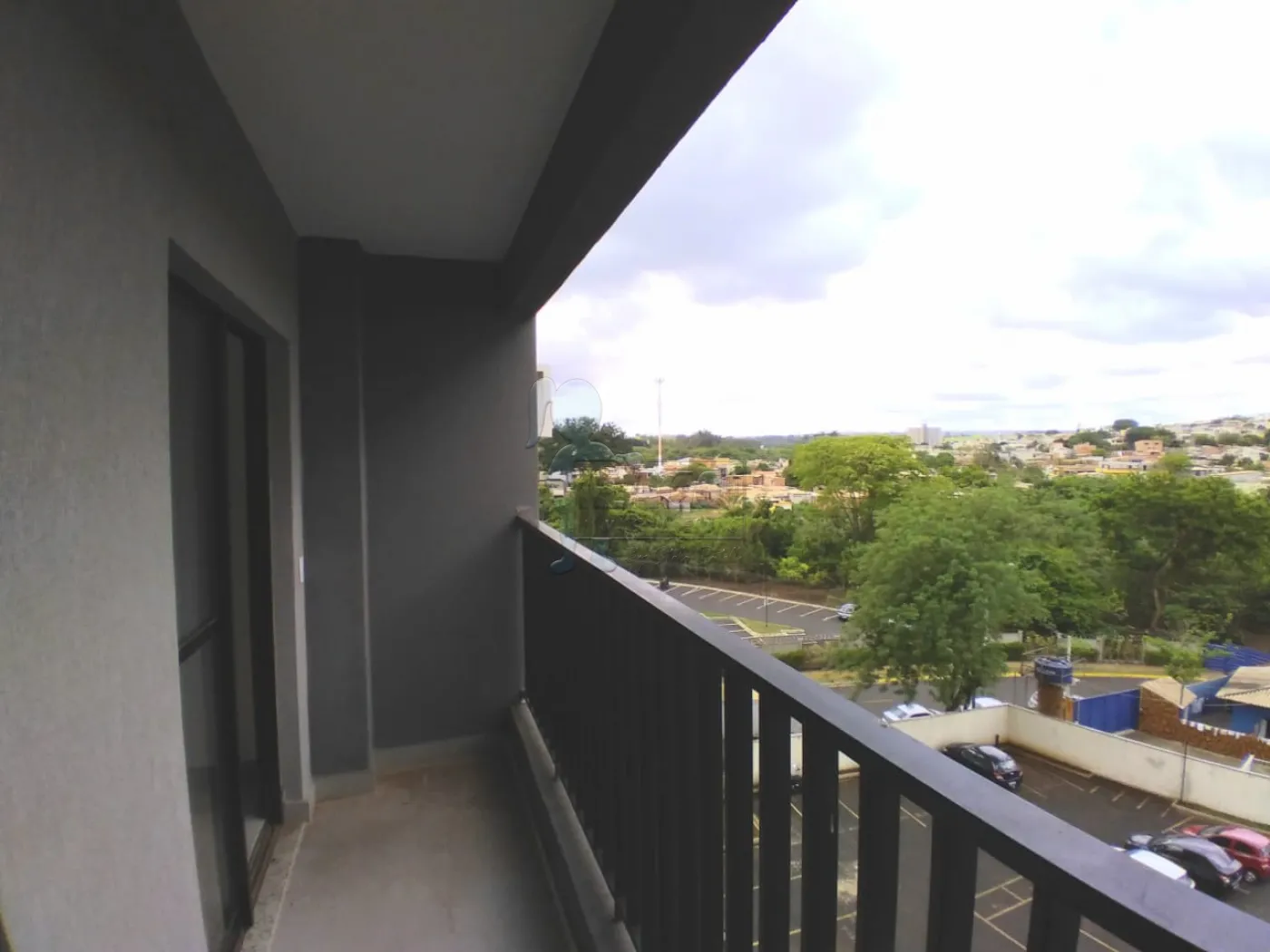 Alugar Apartamento / Padrão em Ribeirão Preto R$ 1.600,00 - Foto 1