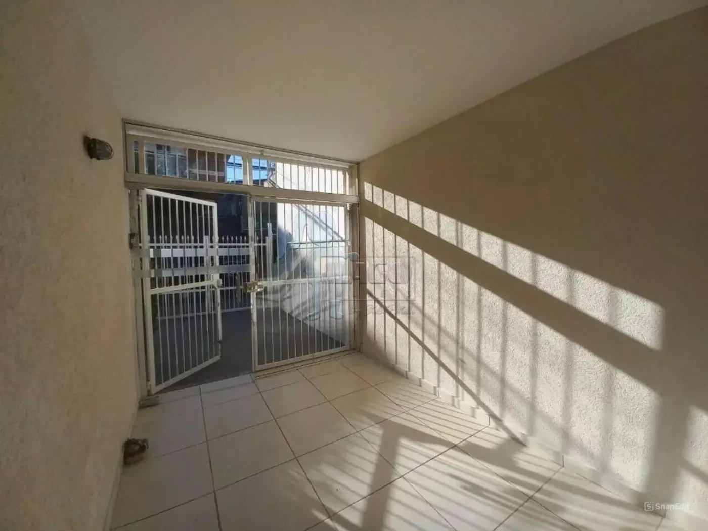 Comprar Casa / Padrão em Ribeirão Preto R$ 415.000,00 - Foto 1