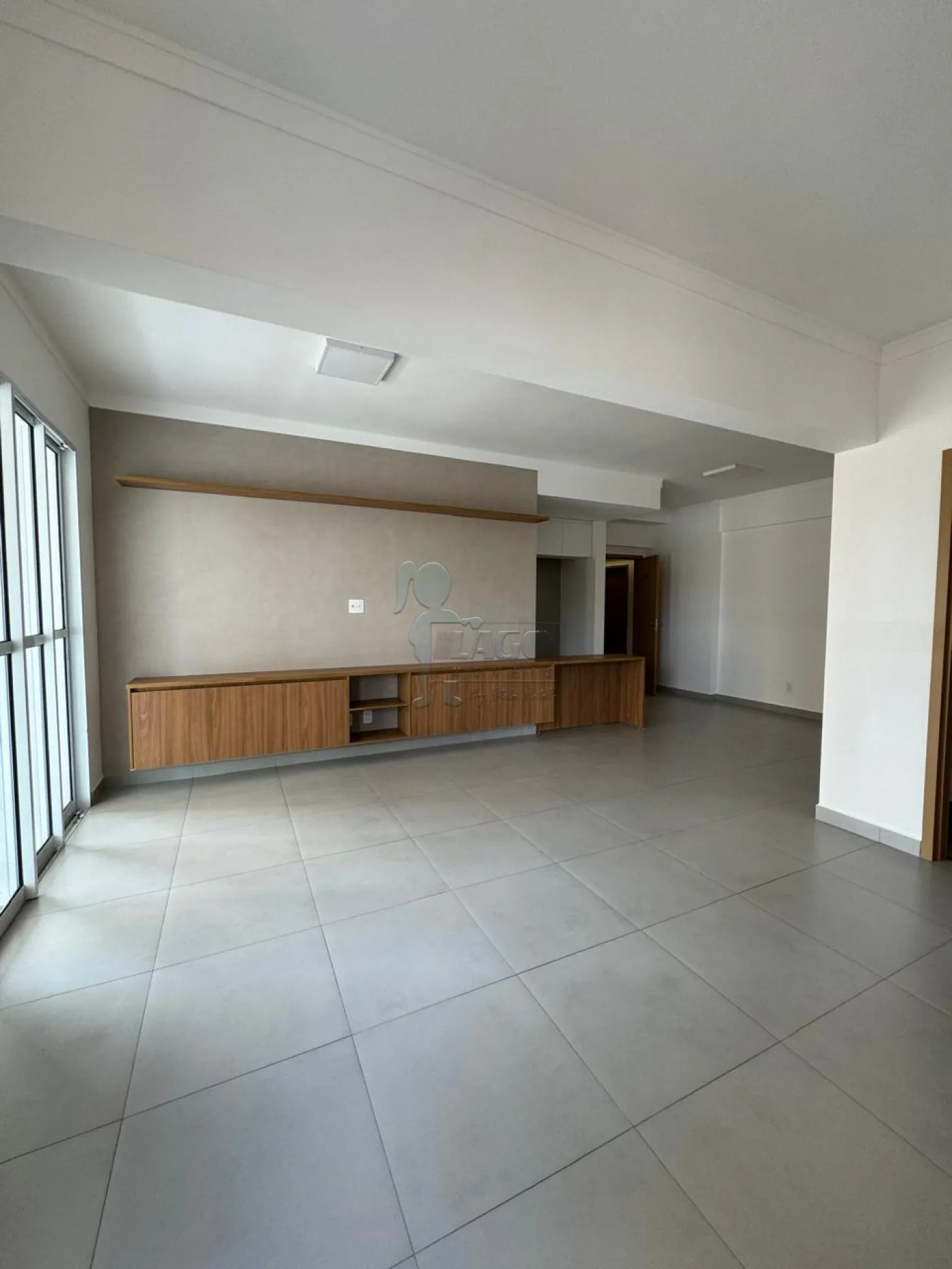 Alugar Apartamento / Padrão em Ribeirão Preto R$ 3.300,00 - Foto 1