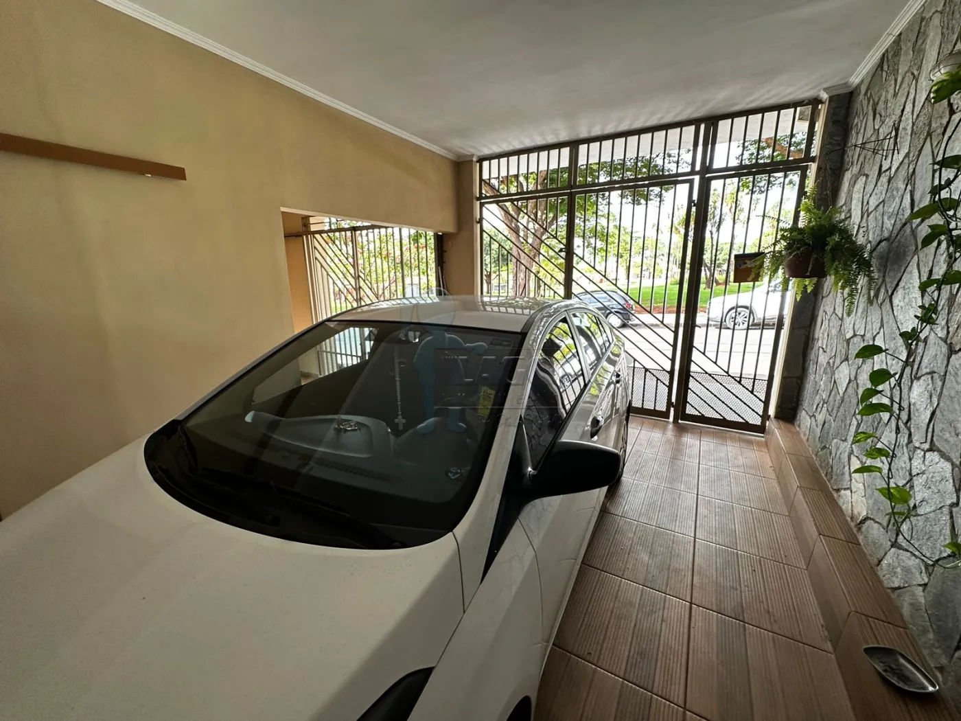 Comprar Casa / Padrão em Ribeirão Preto R$ 450.000,00 - Foto 2