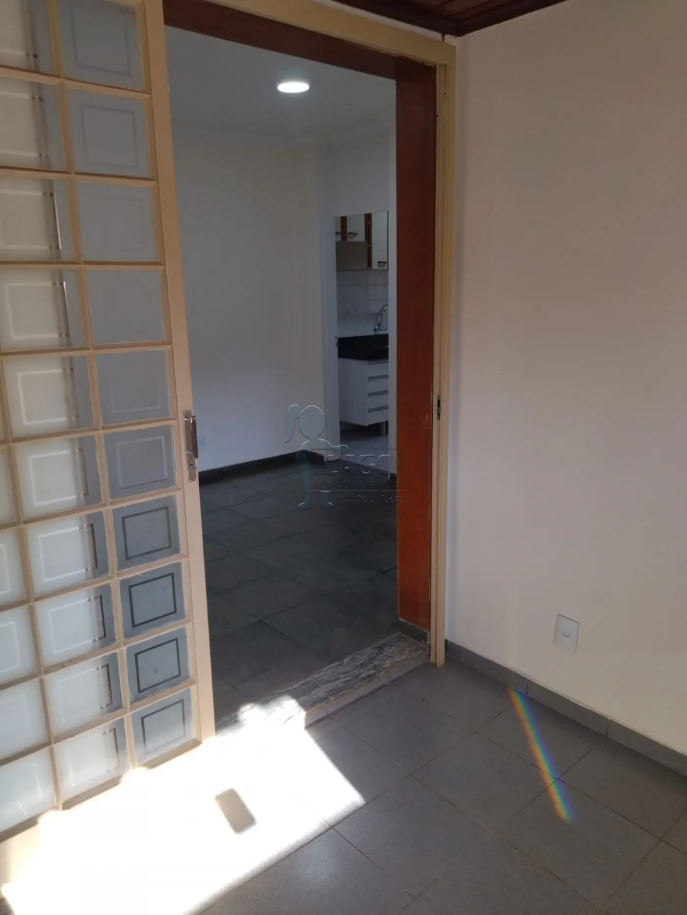 Alugar Apartamento / Padrão em Ribeirão Preto R$ 1.300,00 - Foto 4