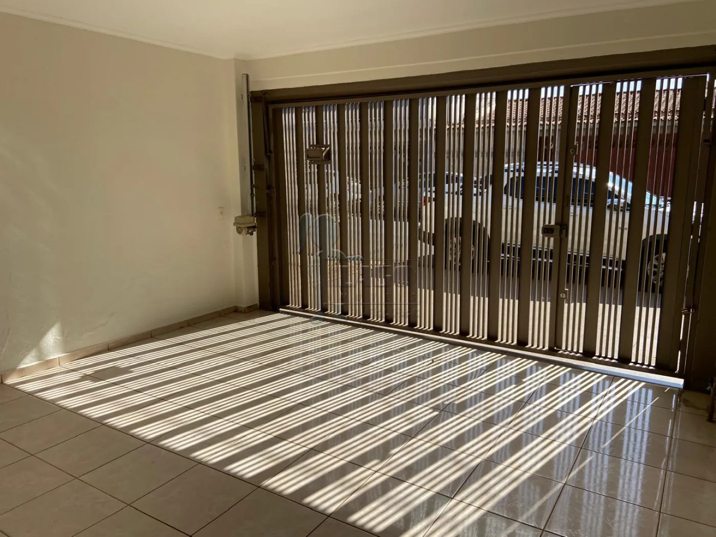 Comprar Casa / Padrão em Ribeirão Preto R$ 350.000,00 - Foto 1