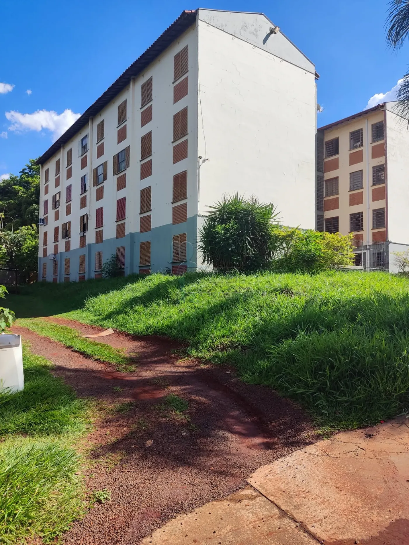 Comprar Apartamento / Padrão em Ribeirão Preto R$ 100.000,00 - Foto 1