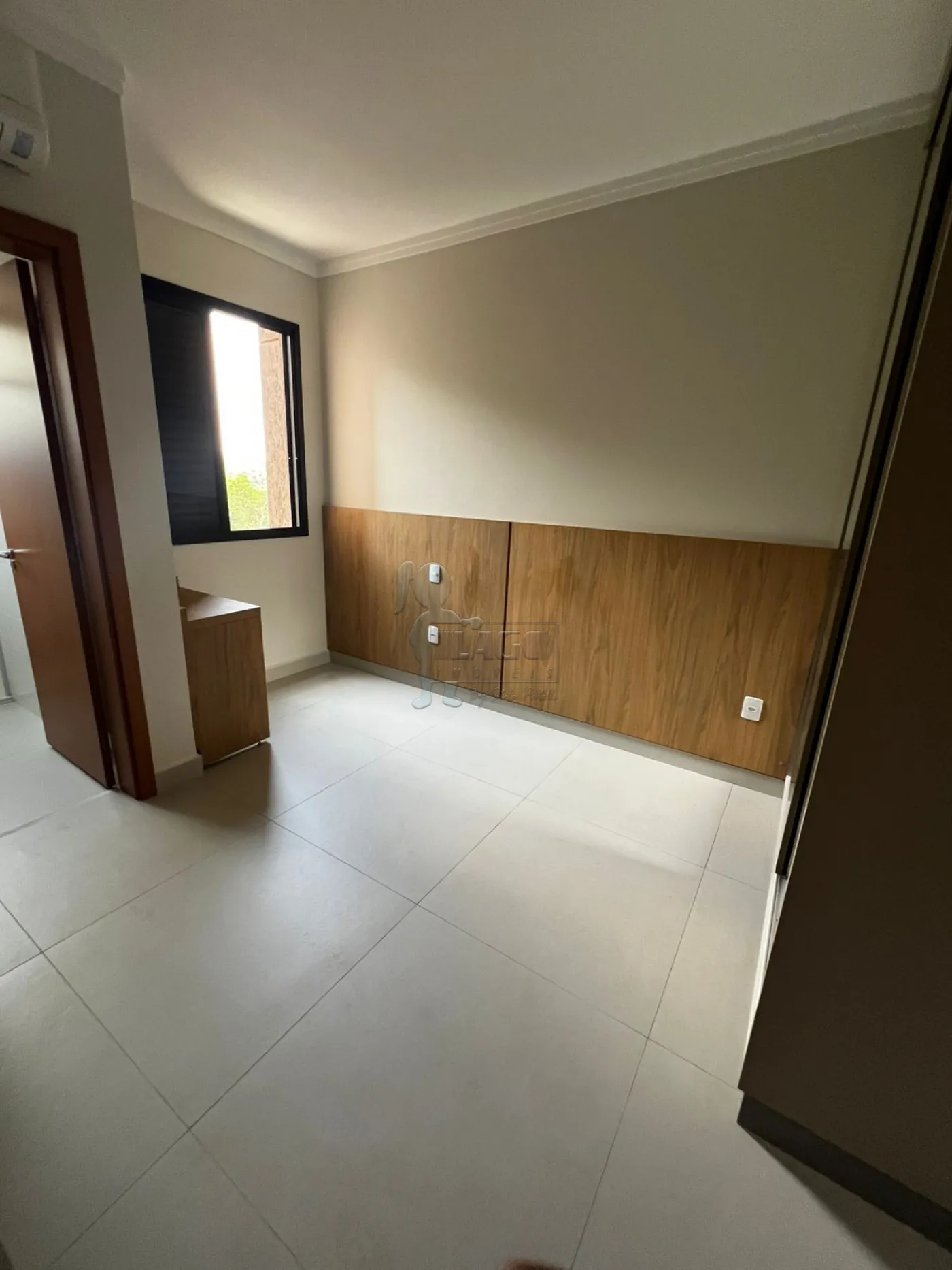 Alugar Apartamento / Padrão em Ribeirão Preto R$ 1.600,00 - Foto 1