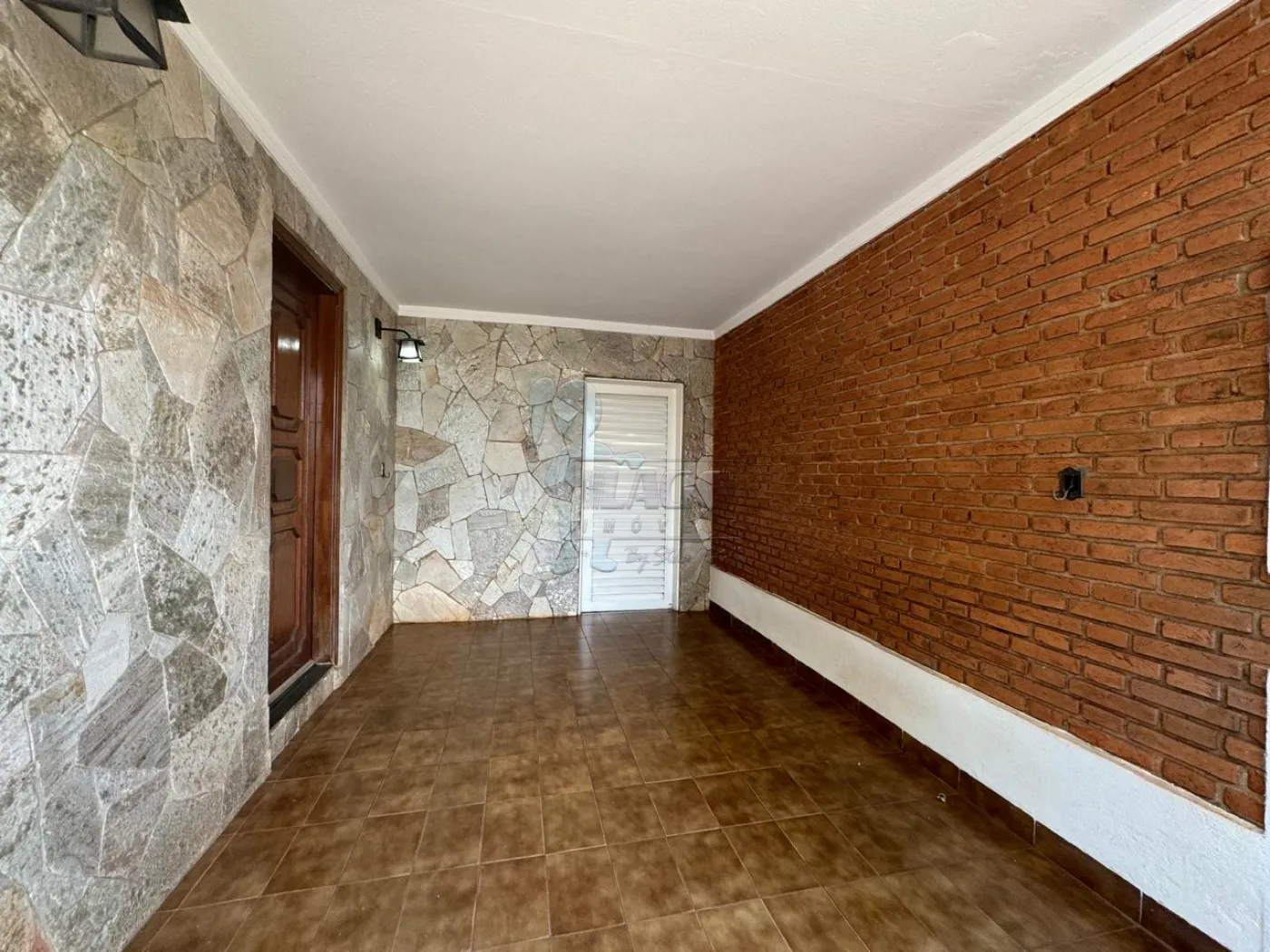 Comprar Casa / Padrão em Ribeirão Preto R$ 300.000,00 - Foto 1