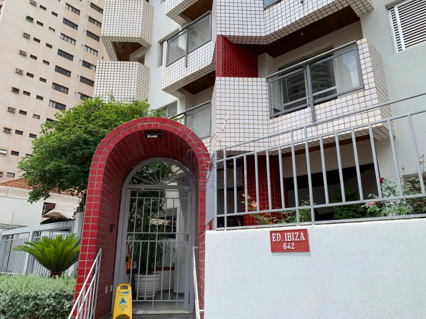 Alugar Apartamento / Padrão em Ribeirão Preto R$ 1.400,00 - Foto 3