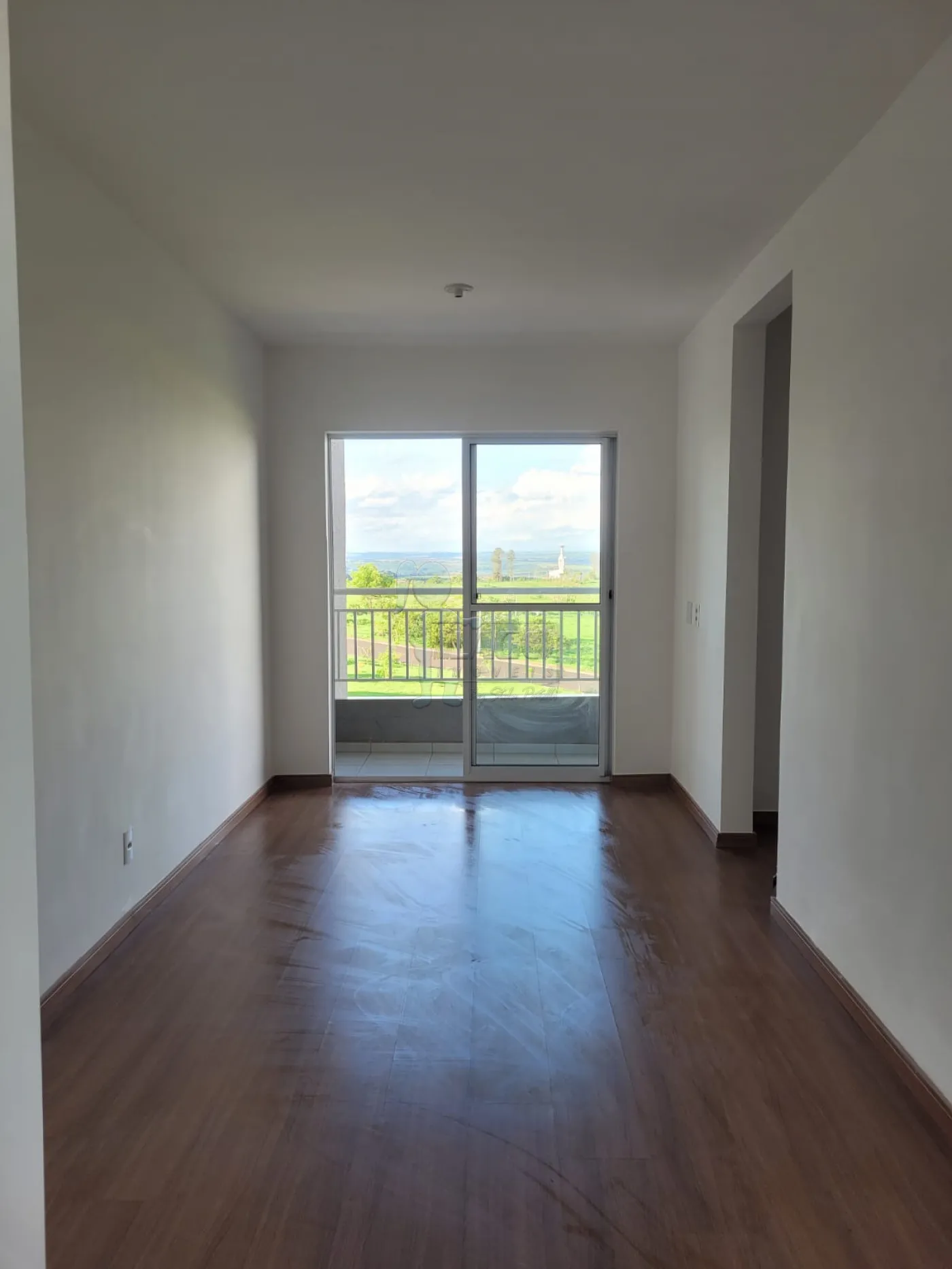 Alugar Apartamento / Padrão em Ribeirão Preto R$ 1.100,00 - Foto 1