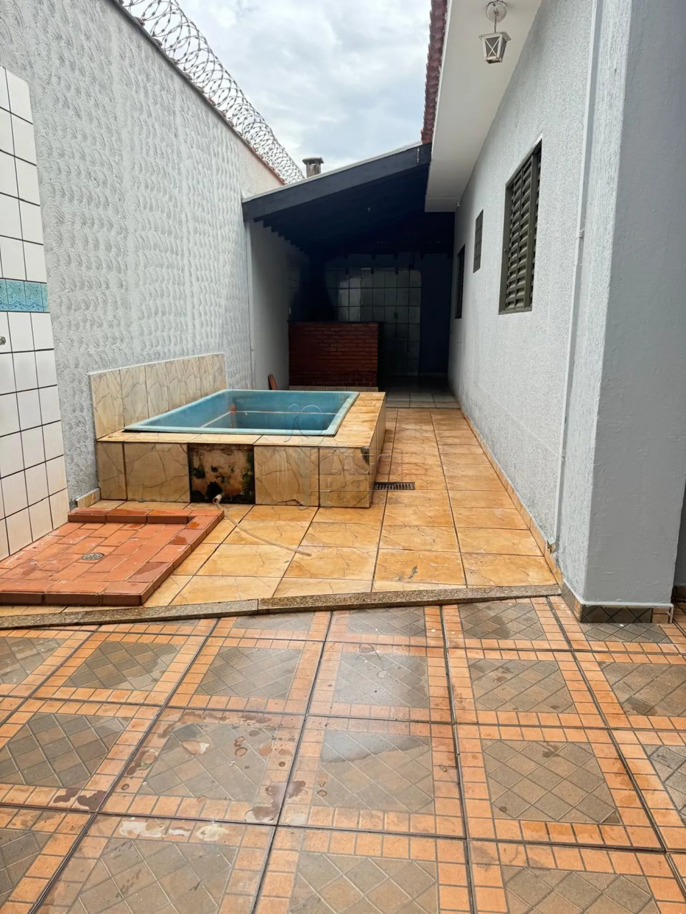 Comprar Casa / Padrão em Ribeirão Preto R$ 350.000,00 - Foto 1