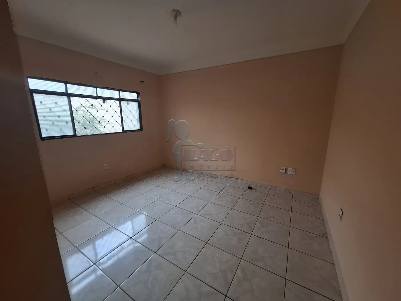 Alugar Casa / Padrão em Ribeirão Preto R$ 1.800,00 - Foto 3