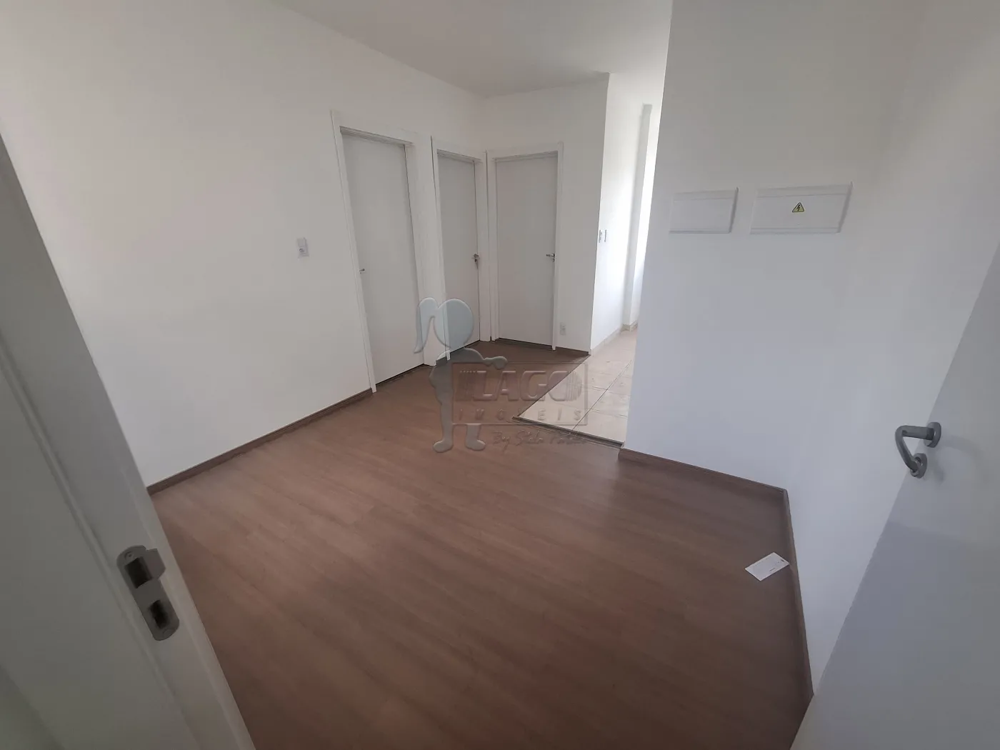 Alugar Apartamento / Padrão em Ribeirão Preto R$ 900,00 - Foto 2