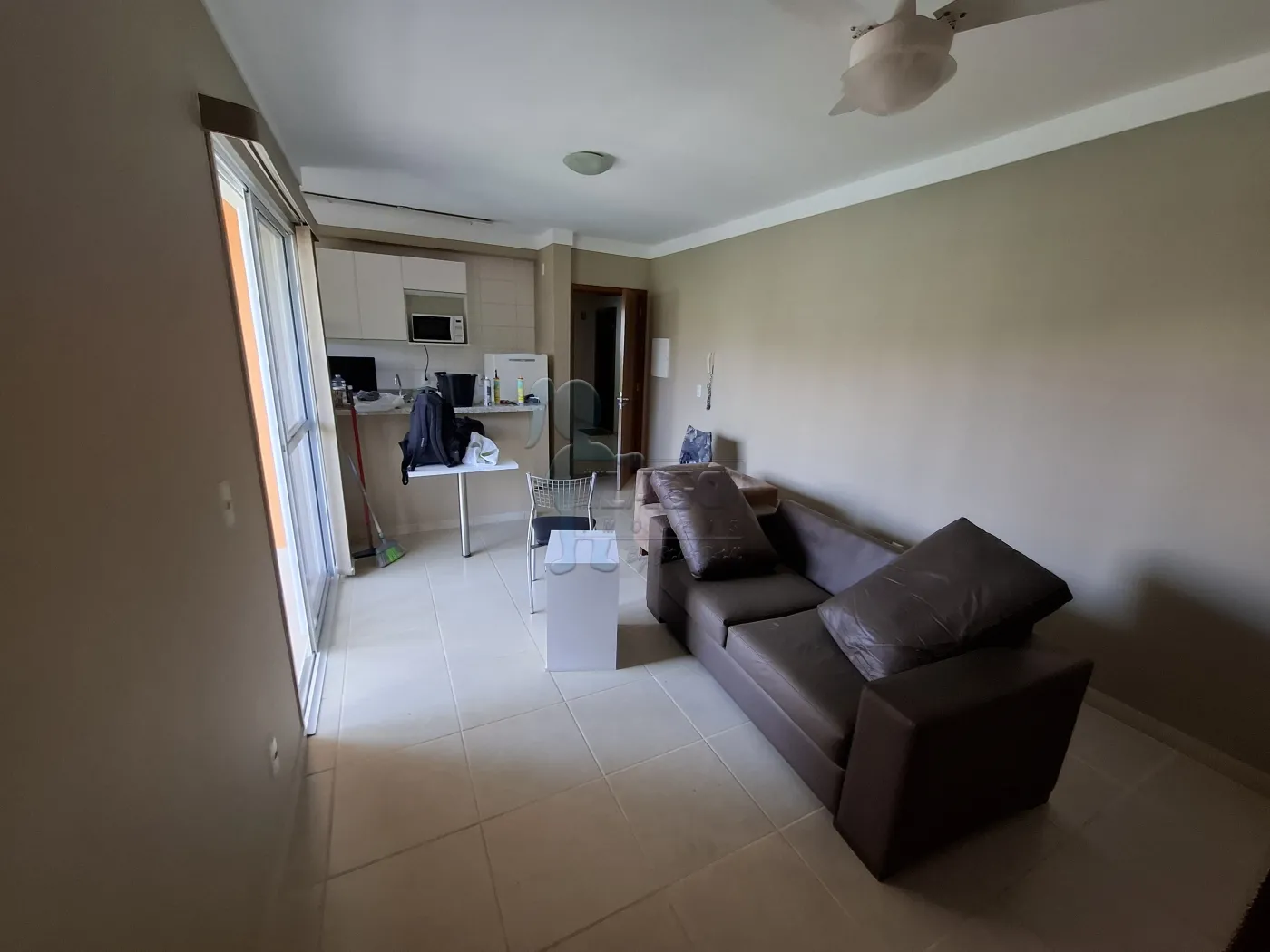 Alugar Apartamento / Padrão em Ribeirão Preto R$ 1.550,00 - Foto 1