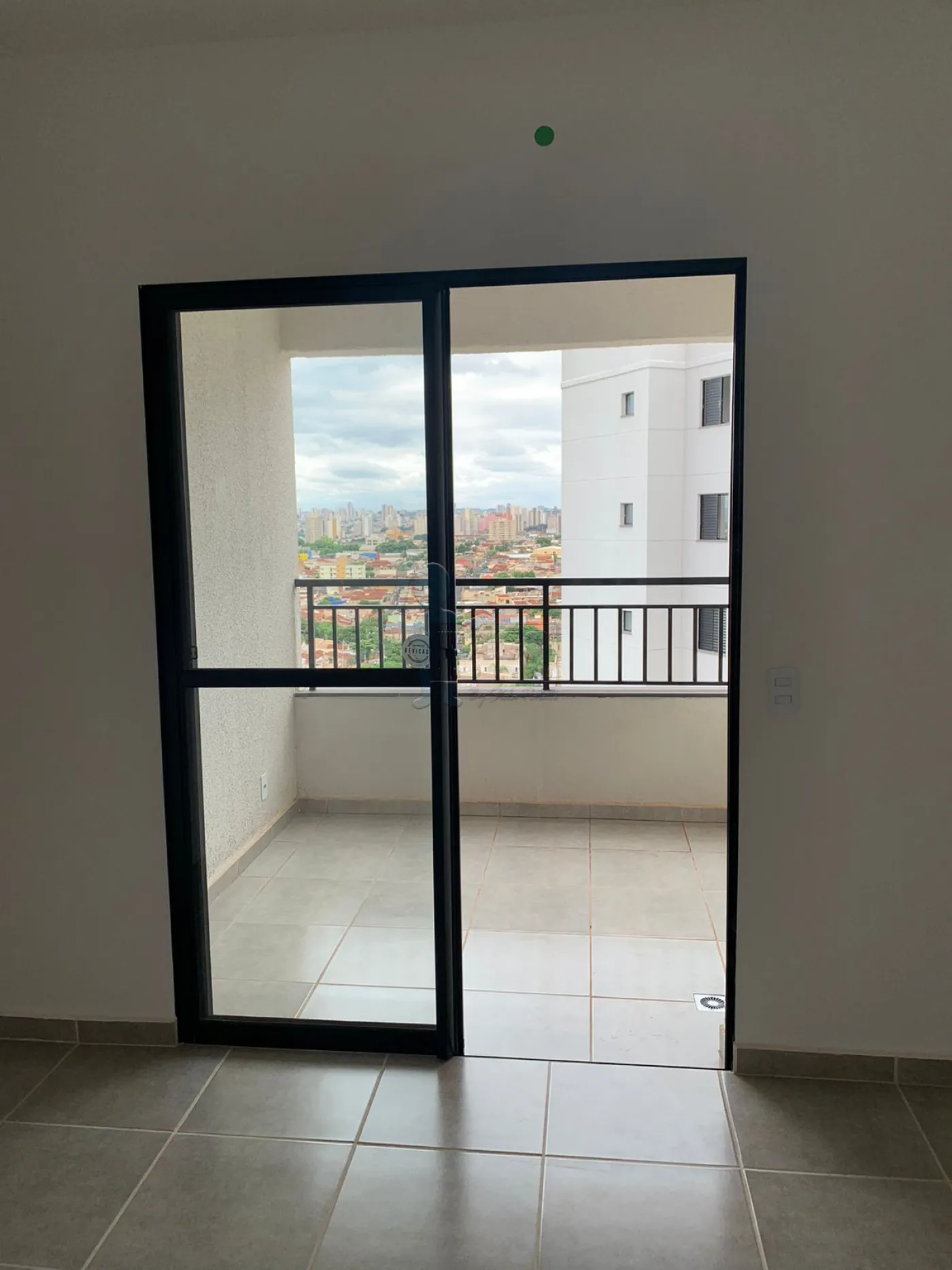 Comprar Apartamento / Padrão em Ribeirão Preto R$ 330.000,00 - Foto 1