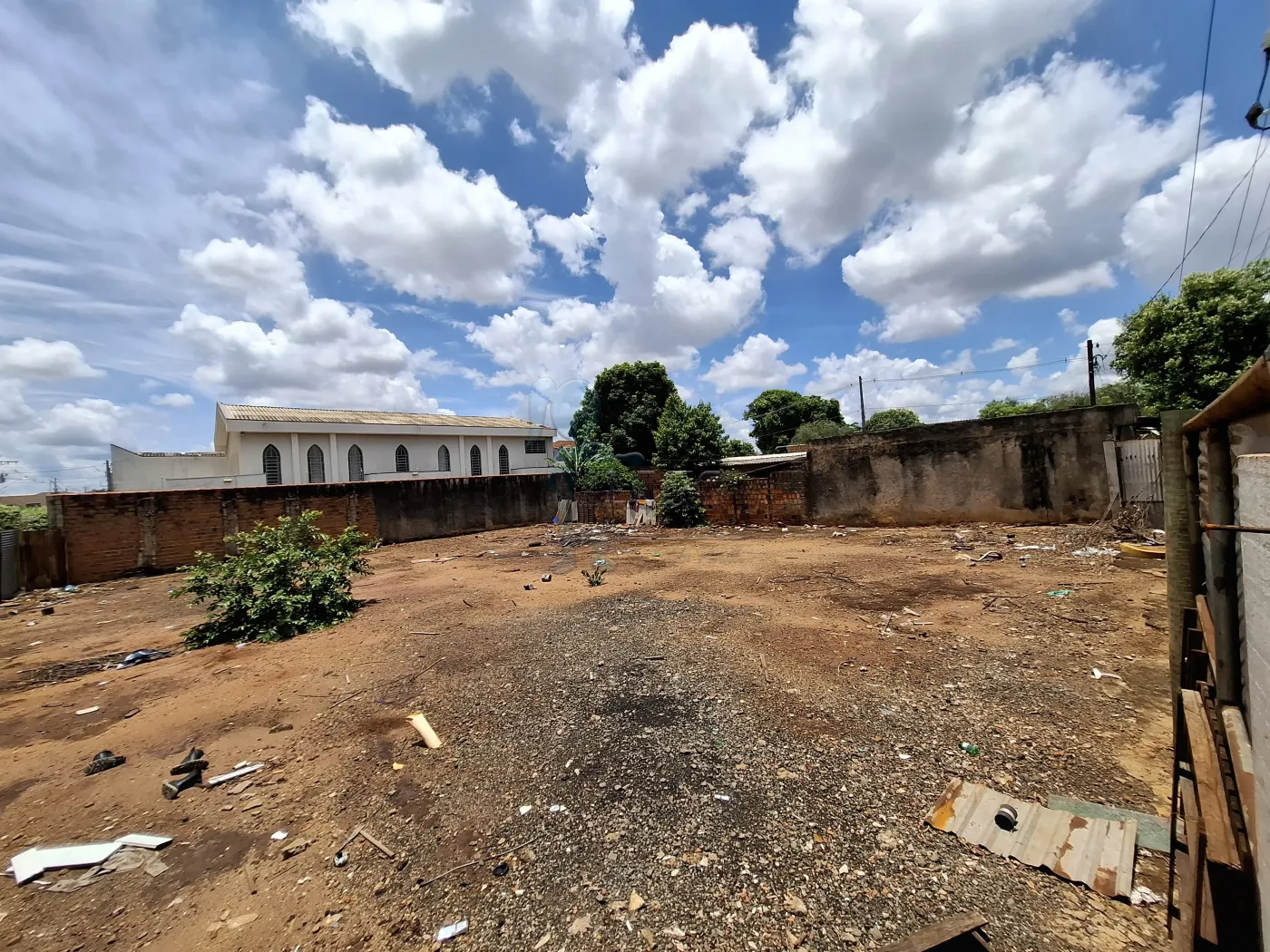 Comprar Terreno / Padrão em Ribeirão Preto R$ 1.600,00 - Foto 1