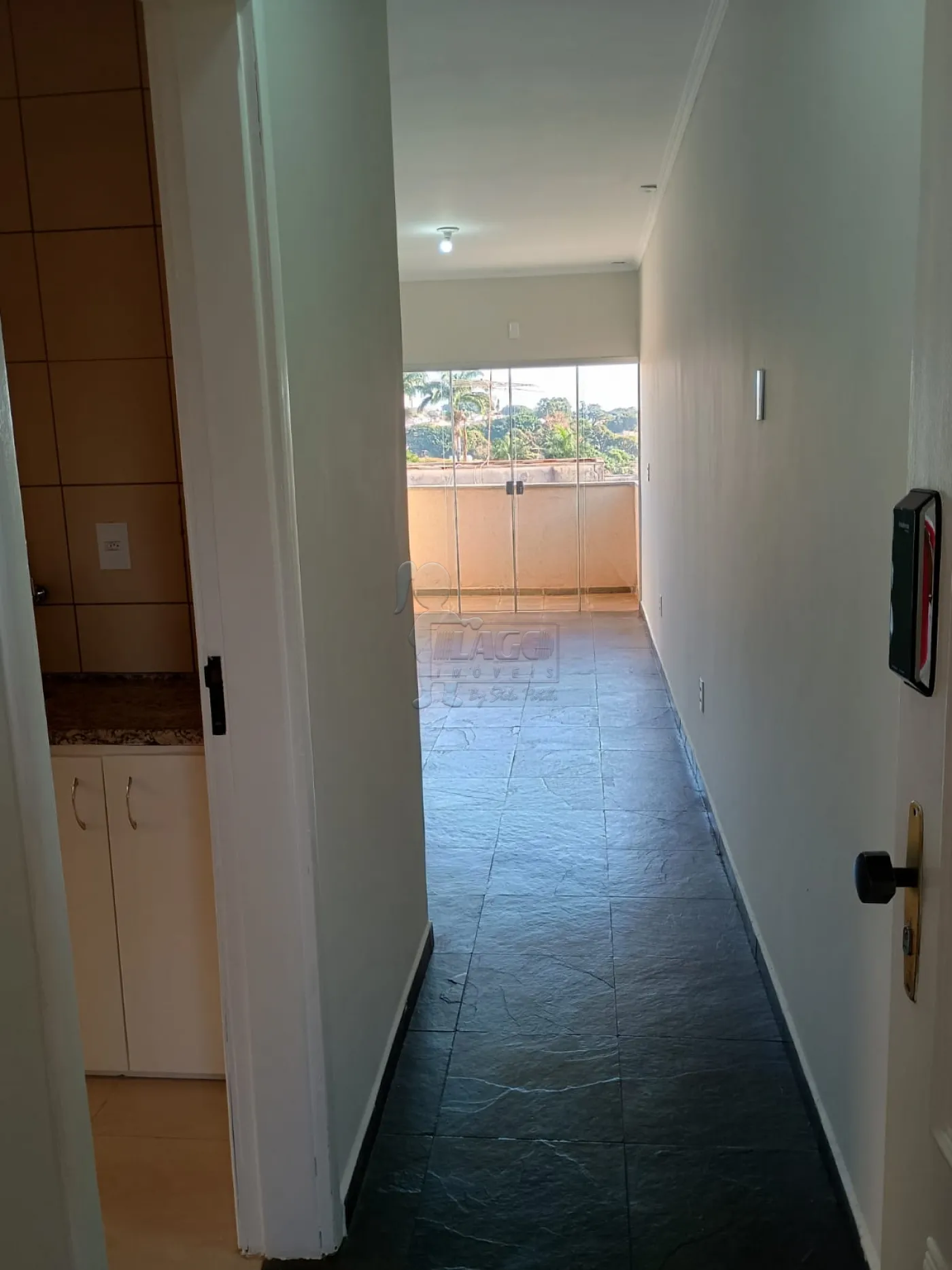 Alugar Apartamento / Padrão em Ribeirão Preto R$ 2.000,00 - Foto 3