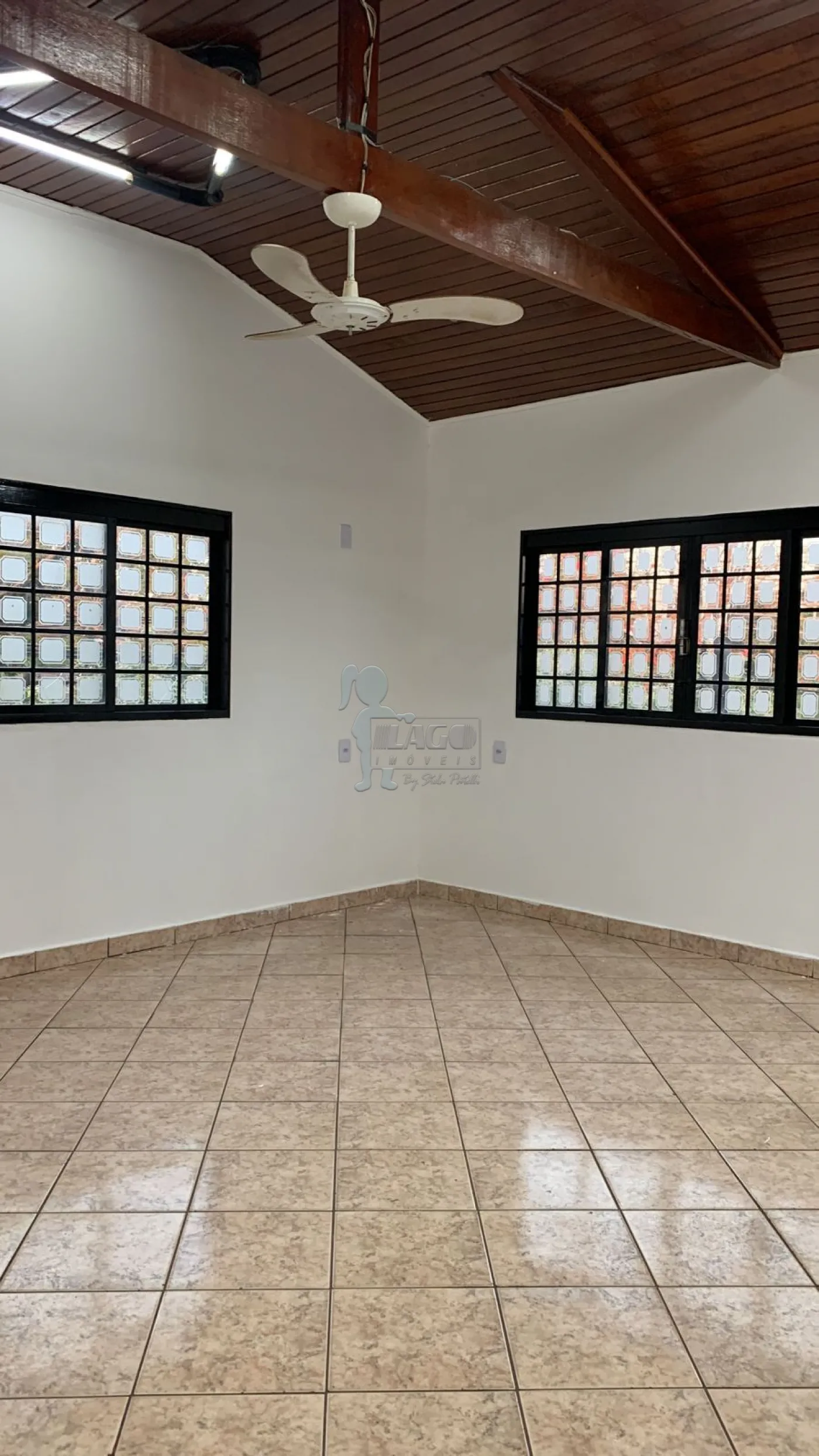 Alugar Casa / Padrão em Ribeirão Preto R$ 750,00 - Foto 2