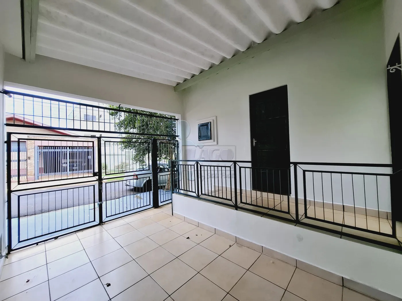 Comprar Casa / Padrão em Ribeirão Preto R$ 350.000,00 - Foto 1