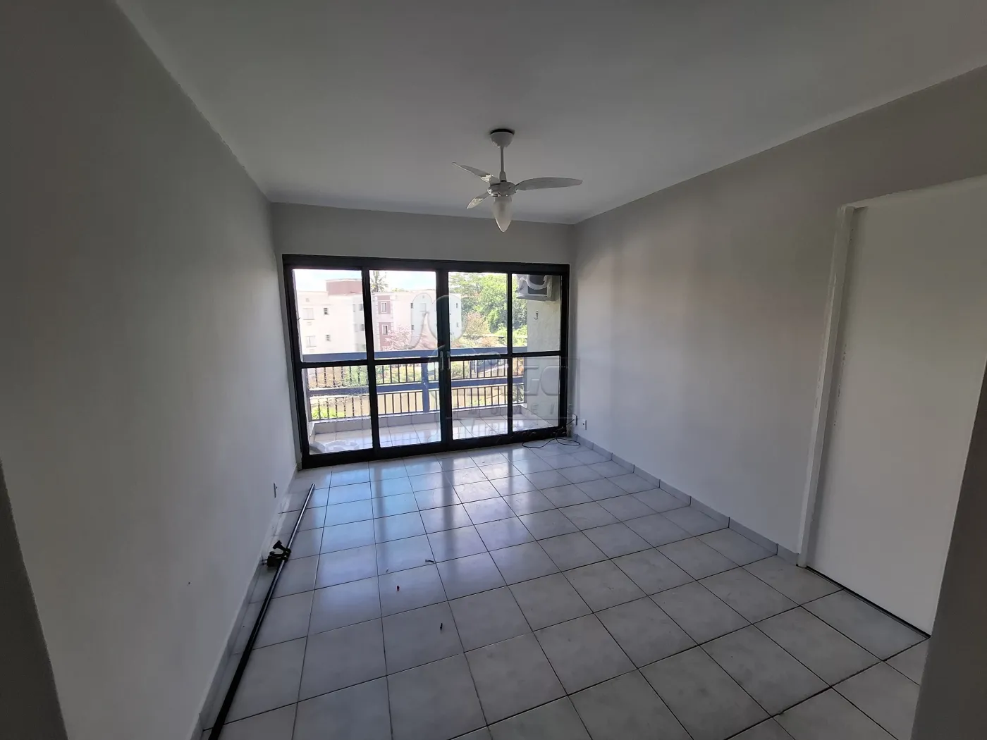 Alugar Apartamento / Padrão em Ribeirão Preto R$ 1.500,00 - Foto 2