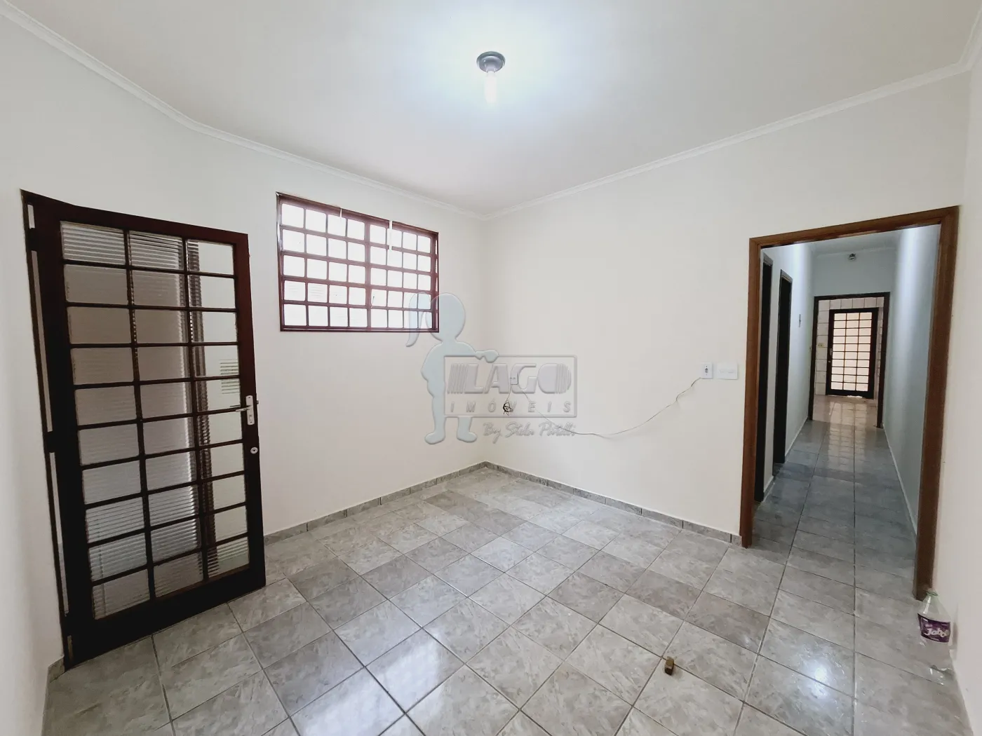 Alugar Casa / Padrão em Ribeirão Preto R$ 1.100,00 - Foto 3