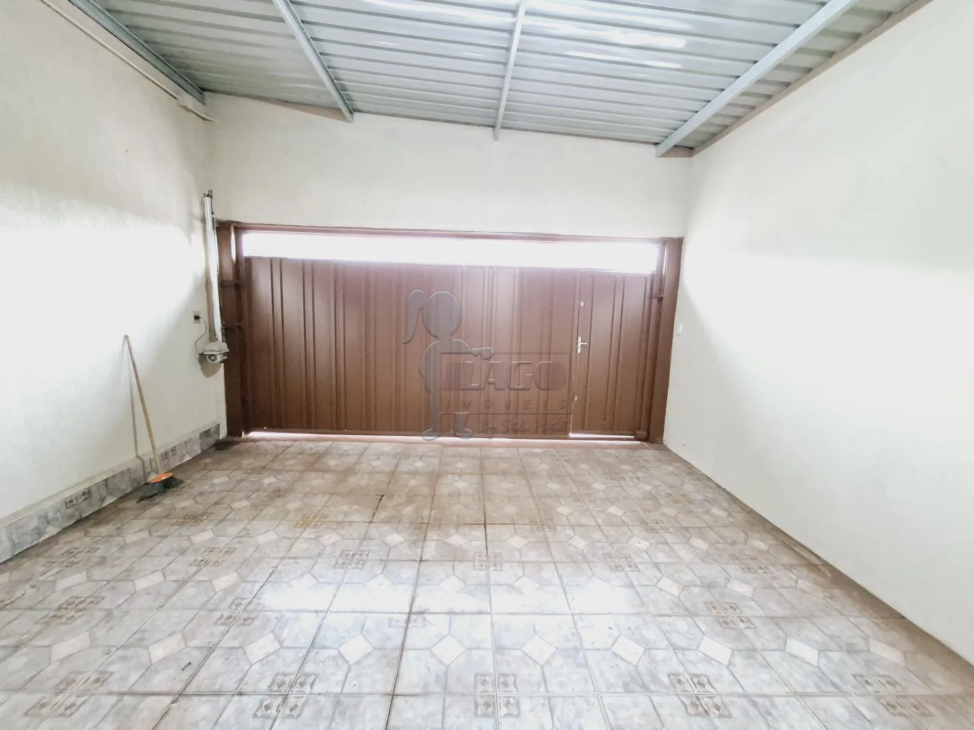 Alugar Casa / Padrão em Ribeirão Preto R$ 1.500,00 - Foto 1