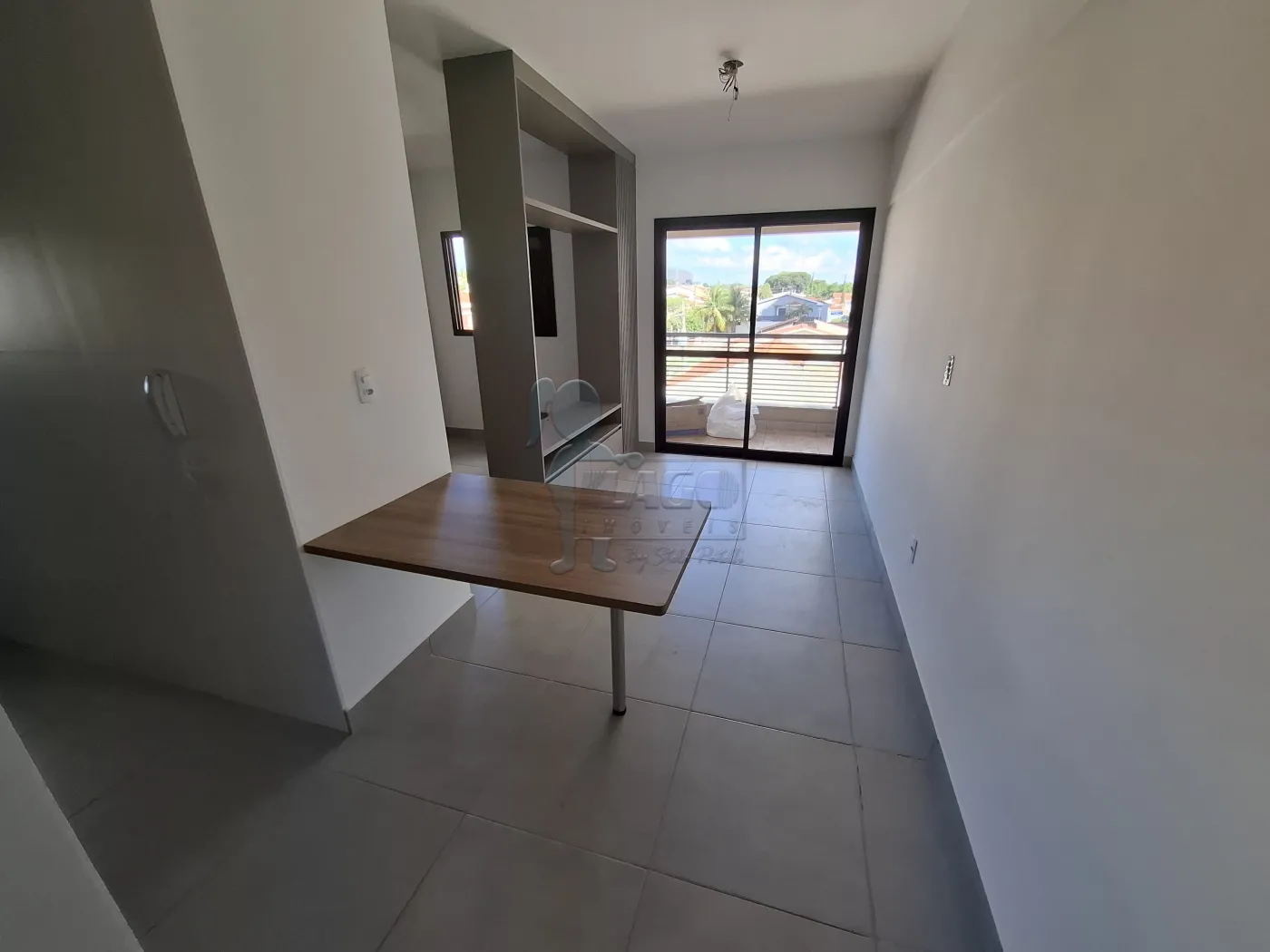 Alugar Apartamento / Padrão em Ribeirão Preto R$ 1.900,00 - Foto 1