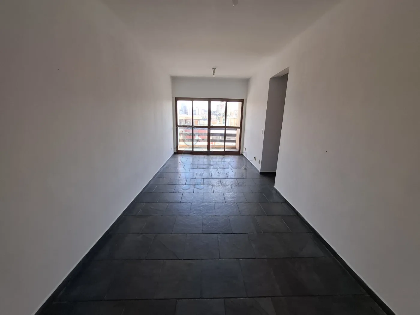 Alugar Apartamento / Padrão em Ribeirão Preto R$ 1.600,00 - Foto 1