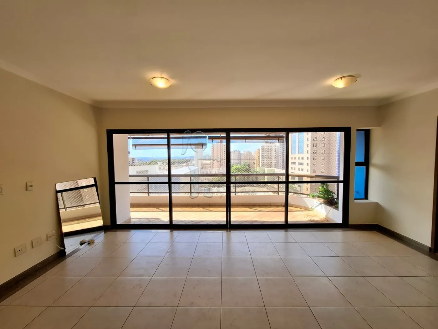 Alugar Apartamento / Padrão em Ribeirão Preto R$ 1.500,00 - Foto 2