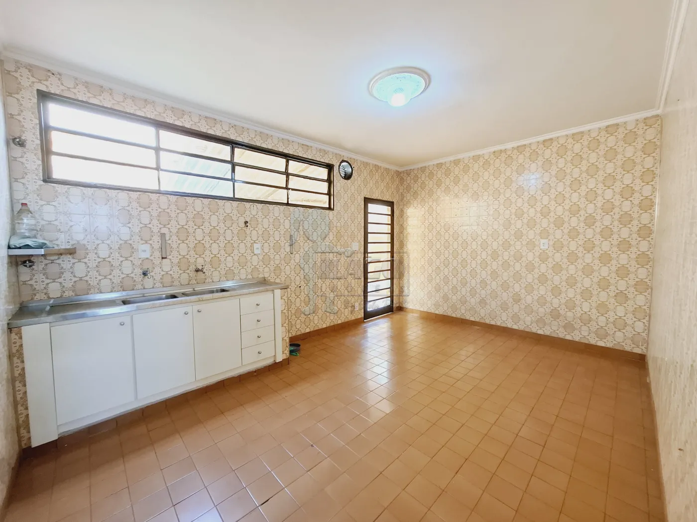 Alugar Casa / Padrão em Ribeirão Preto R$ 1.700,00 - Foto 7