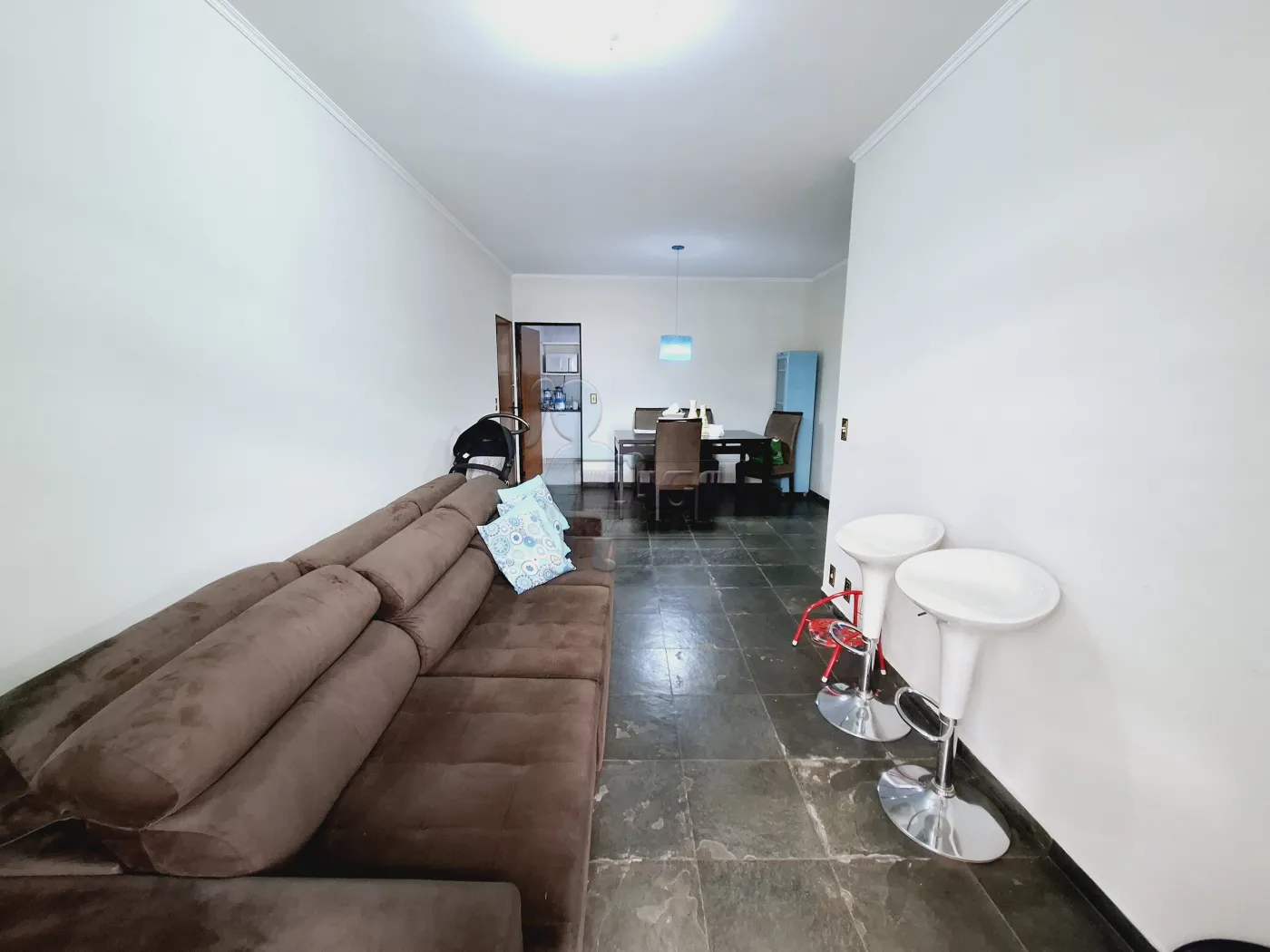 Alugar Apartamento / Padrão em Ribeirão Preto R$ 1.800,00 - Foto 1