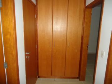 Alugar Apartamento / Padrão em Ribeirão Preto R$ 1.500,00 - Foto 10