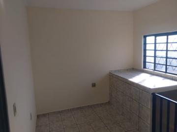 Alugar Casa / Padrão em Ribeirão Preto R$ 800,00 - Foto 4