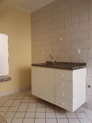 Alugar Apartamento / Padrão em Ribeirão Preto R$ 900,00 - Foto 4