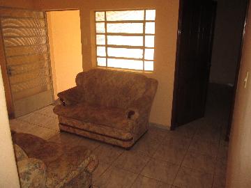 Alugar Casa / Padrão em Ribeirão Preto R$ 700,00 - Foto 2