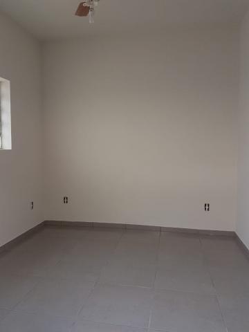 Alugar Casa / Padrão em Ribeirão Preto R$ 650,00 - Foto 5