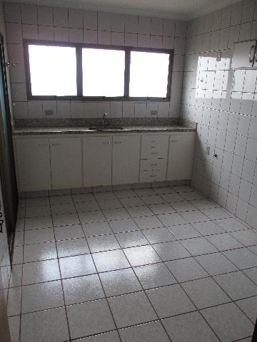 Alugar Apartamento / Padrão em Ribeirão Preto R$ 1.100,00 - Foto 13