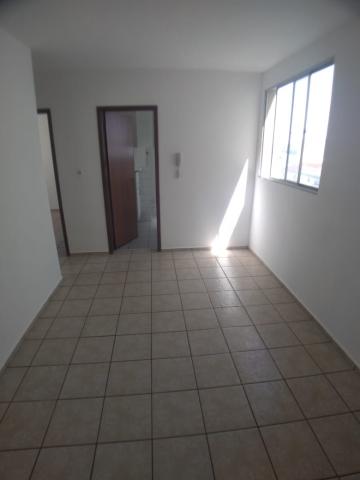 Alugar Apartamento / Padrão em Ribeirão Preto R$ 750,00 - Foto 2