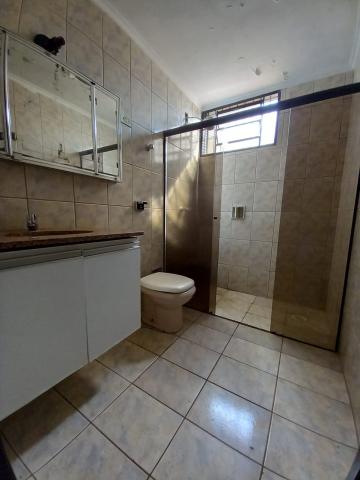 Alugar Casa / Padrão em Ribeirão Preto R$ 900,00 - Foto 4