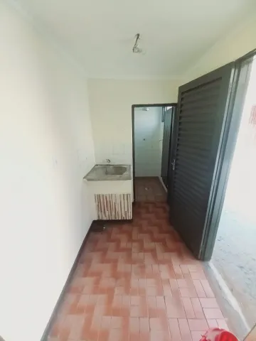 Alugar Casa / Padrão em Ribeirão Preto R$ 800,00 - Foto 4