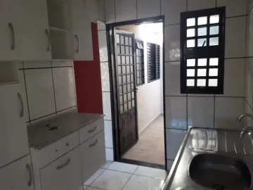 Casa / Padrão em Ribeirão Preto Alugar por R$1.500,00