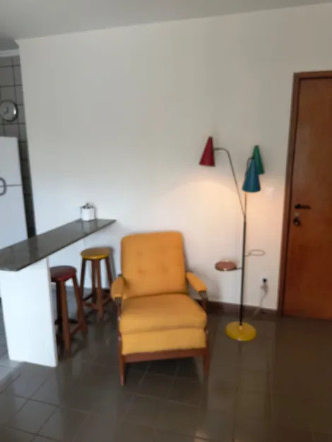 Alugar Apartamento / Padrão em Ribeirão Preto R$ 1.700,00 - Foto 3