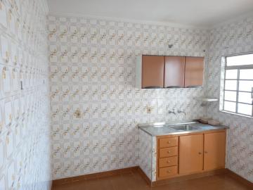 Alugar Casa / Padrão em Ribeirão Preto R$ 800,00 - Foto 3