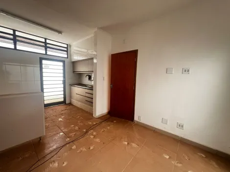 Alugar Casa / Padrão em Ribeirão Preto R$ 2.300,00 - Foto 3