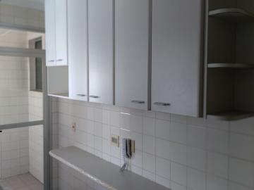 Alugar Apartamento / Padrão em Ribeirão Preto R$ 1.650,00 - Foto 4