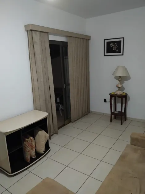 Alugar Apartamento / Padrão em Ribeirão Preto R$ 750,00 - Foto 2